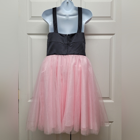 πHost Pickπ Gather & Gown Tuxedo Style Bridesmaid Gown - Picture 7 of 12